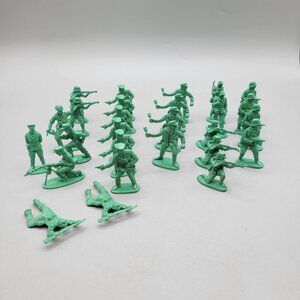 Army Men Plastic Soldiers Aquarium Terrarium Decor 27 Pieces